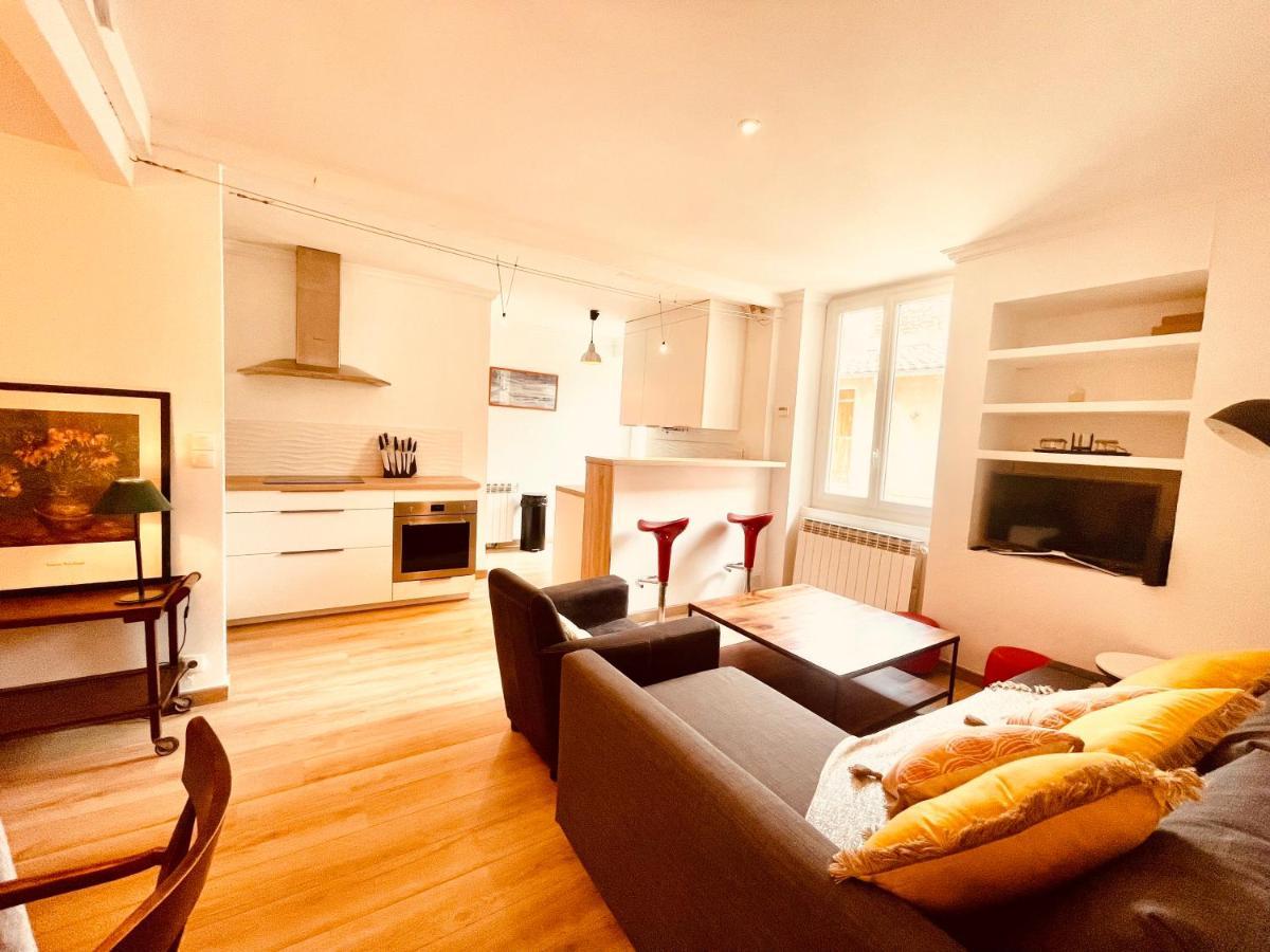 Apartamento Le Coeur De Nimes Exterior foto